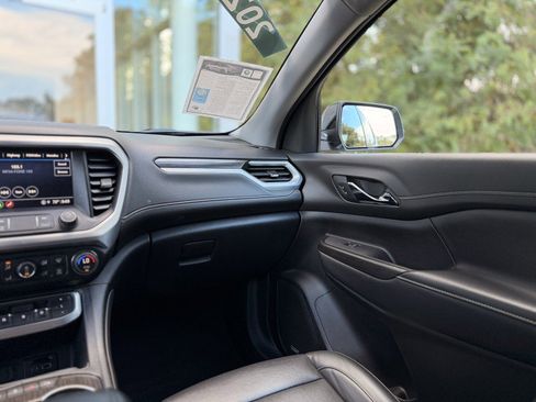 Used 2022 GMC Acadia SLT w/ Elevation Edition image 15