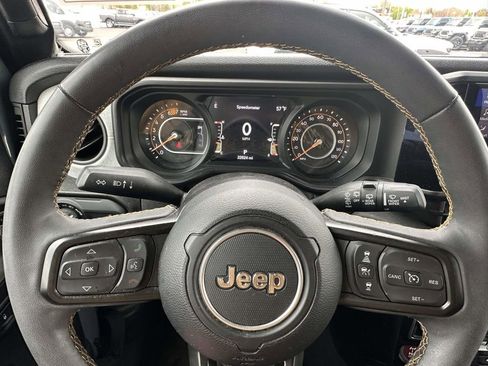 Used 2024 Jeep Wrangler Unlimited Sport AWD/4WD image 22