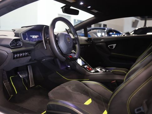 Used 2021 Lamborghini Huracan EVO AWD/4WD image 16