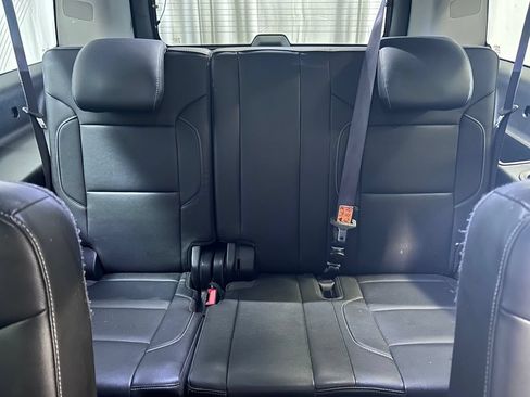 Used 2016 GMC Yukon XL SLT w/ Open Road Package AWD/4WD image 22