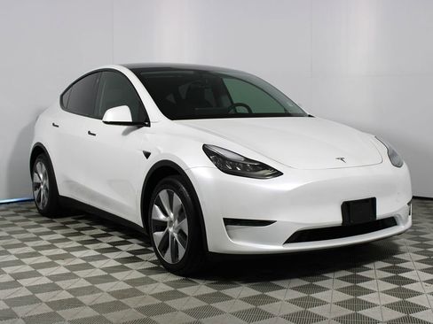 Used 2021 Tesla Model Y Long Range image 26