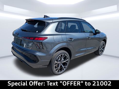 New 2026 Audi Q3 quattro 2.0T AWD/4WD image 2