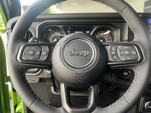 New 2025 Jeep Gladiator Mojave w/ Convenience Group image 21