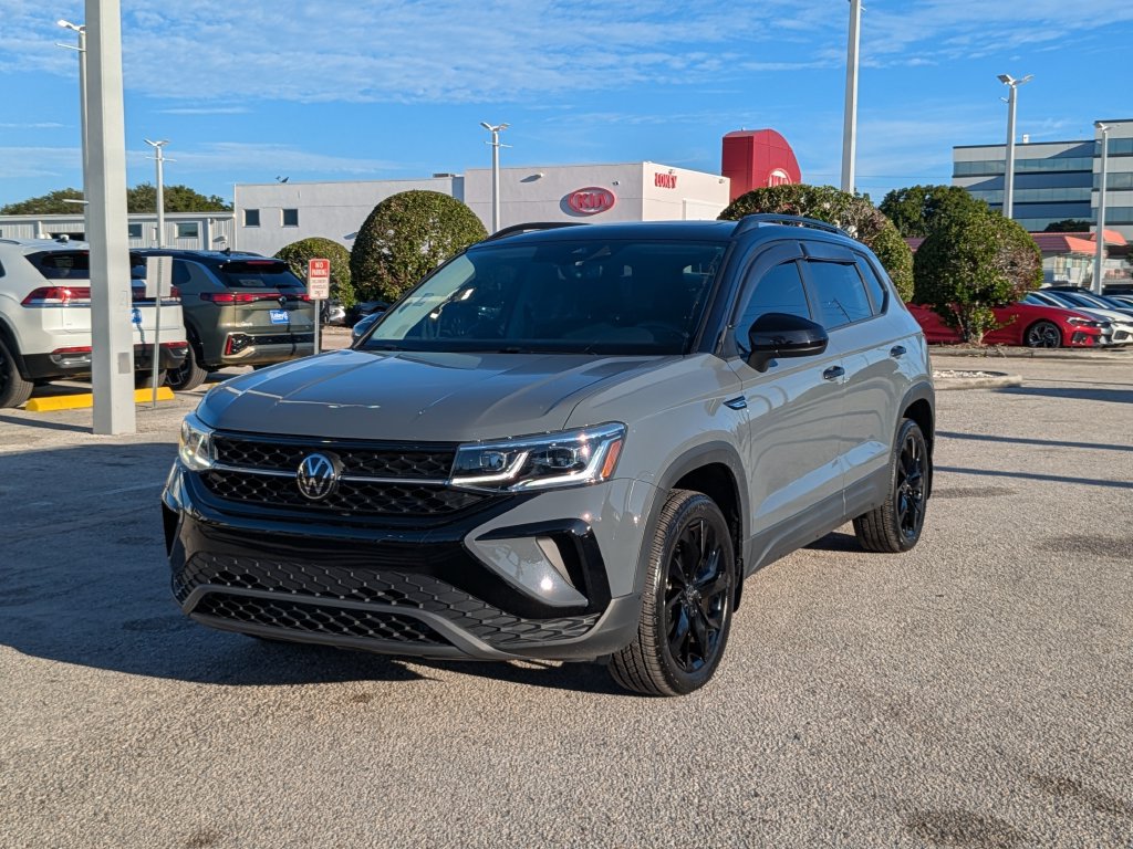 Certified 2024 Volkswagen Taos SE w/ Taos Adventure Package (SXB) FWD image 2