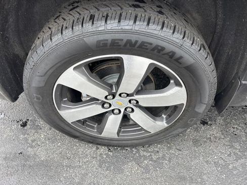 Used 2023 Chevrolet Traverse LT w/ LT Premium Package AWD/4WD image 27