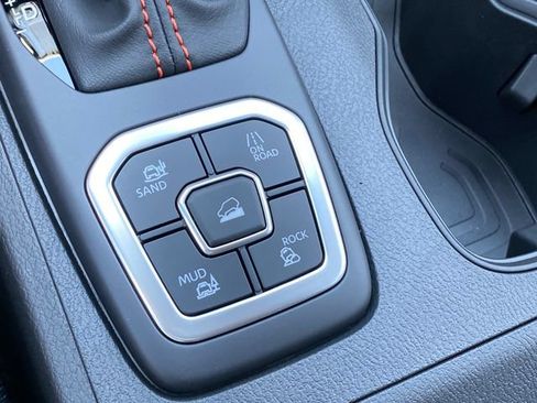New 2026 Nissan Frontier PRO-4X AWD/4WD image 17