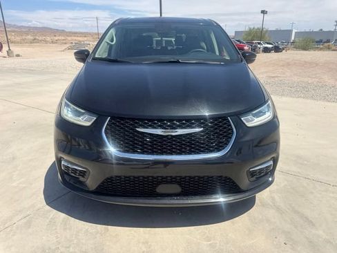 Certified 2024 Chrysler Pacifica Limited FWD image 7