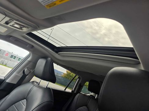 Used 2021 Toyota Highlander XLE image 26