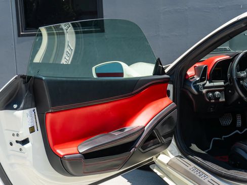 Used 2014 Ferrari 458 Spider RWD image 67