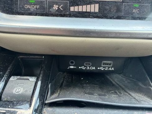 Used 2023 Subaru Legacy Limited AWD/4WD image 31