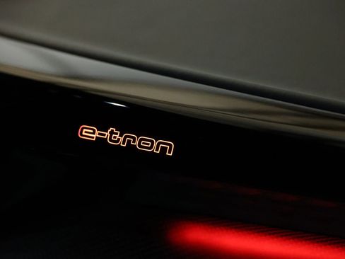 Used 2022 Audi RS e-tron GT w/ Carbon Performance Package image 88