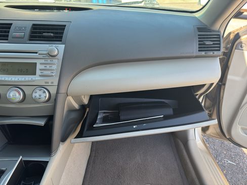 Used 2011 Toyota Camry LE w/ LE Extra-Value Pkg FWD image 18