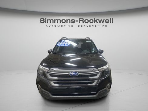 Used 2025 Subaru Forester Premium AWD/4WD image 8