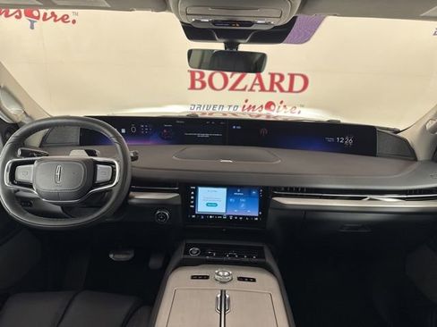 New 2025 Lincoln Navigator Reserve image 9