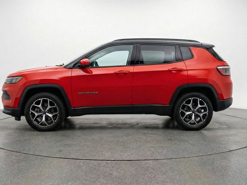 Used 2025 Jeep Compass Limited AWD/4WD image 5