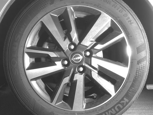 Used 2025 Nissan Versa SV FWD image 12