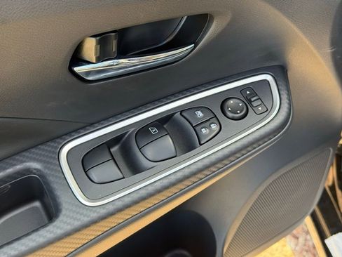 New 2025 Nissan Versa SR w/ Trunk Package image 13