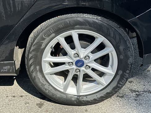 Used 2018 Ford Focus SE FWD image 5