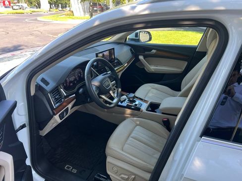 Used 2023 Audi Q5 2.0T Premium Plus w/ Premium Plus Package AWD/4WD image 3