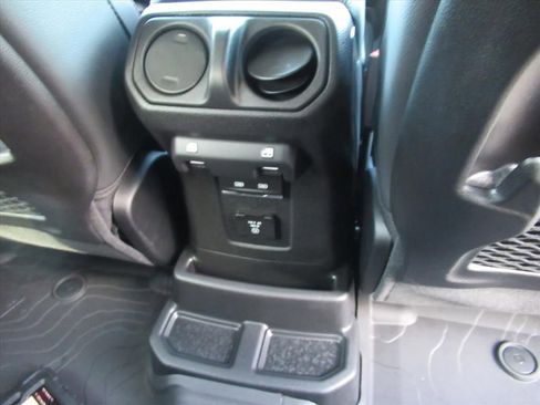 New 2026 Jeep Wrangler Unlimited Sahara w/ Whitecap Package AWD/4WD image 15