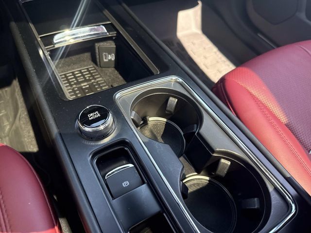 Used 2025 Lincoln Corsair Reserve w/ Equipment Group 202A AWD/4WD image 24