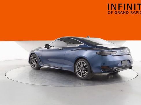 Used 2017 INFINITI Q60 Red Sport 400 AWD/4WD image 5
