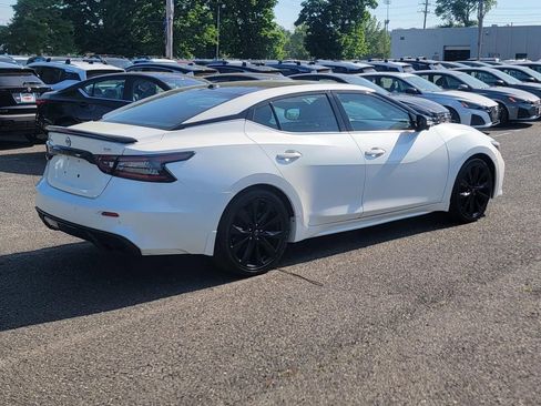 Used 2023 Nissan Maxima SR w/ Sport Mat Group FWD image 7
