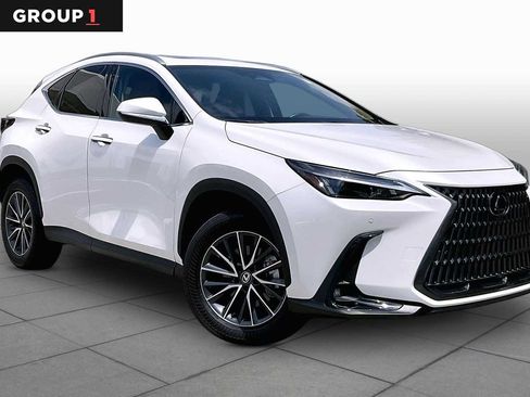 Used 2025 Lexus NX 250 FWD w/ Towing Package (2000 Lbs) image 3
