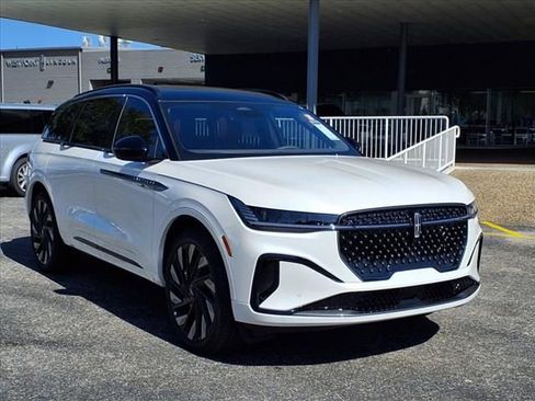 New 2025 Lincoln Nautilus Black Label w/ Jet Appearance Package image 3