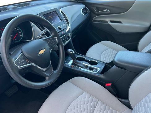 Used 2021 Chevrolet Equinox LS w/ LPO, Blackout Package AWD/4WD image 7