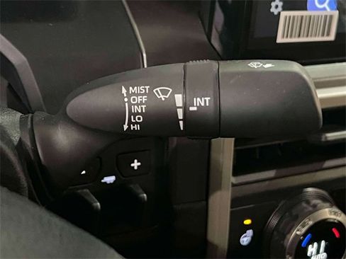 Certified 2025 Toyota Tacoma TRD Off-Road image 28