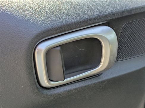 Used 2024 Hyundai Venue SEL image 13
