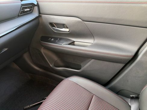 New 2026 Nissan Kicks SR w/ SR Premium Package FWD image 28