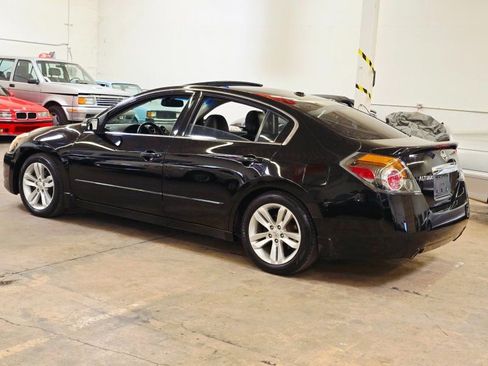 Used 2010 Nissan Altima 3.5 SR w/ Premium Pkg FWD image 17
