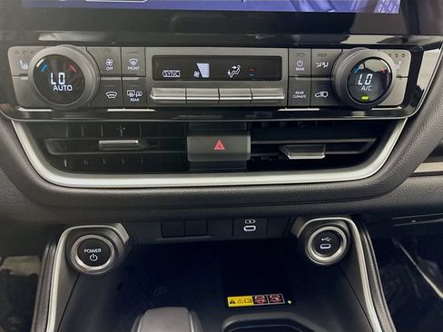 Used 2024 Toyota Grand Highlander AWD Hybrid image 18