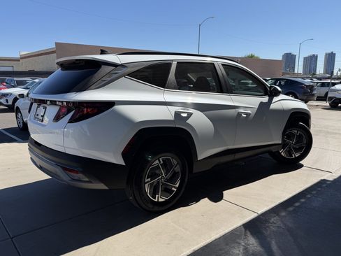 Used 2025 Hyundai Tucson Blue image 4