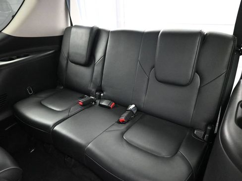 Used 2024 INFINITI QX80 Luxe RWD image 19