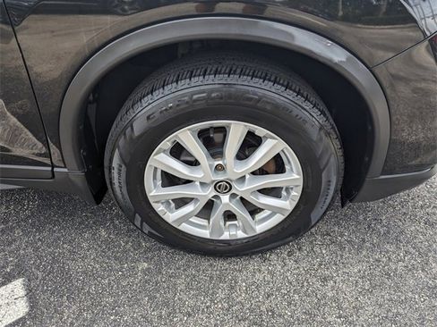 Used 2019 Nissan Rogue SV image 22