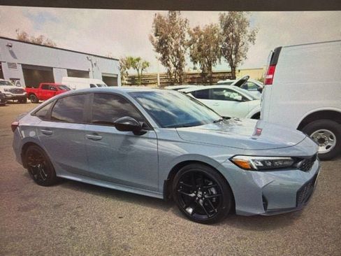 Used 2025 Honda Civic Sport image 1