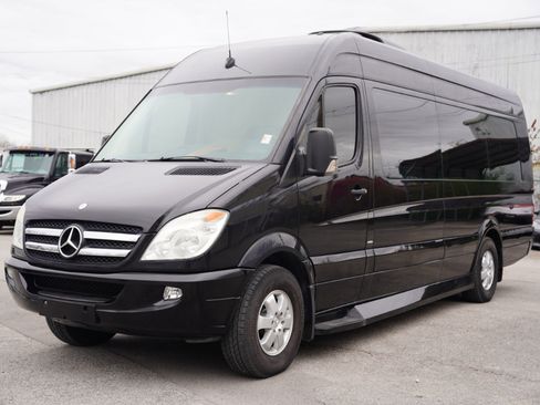 Used 2013 Mercedes-Benz Sprinter 2500 image 4