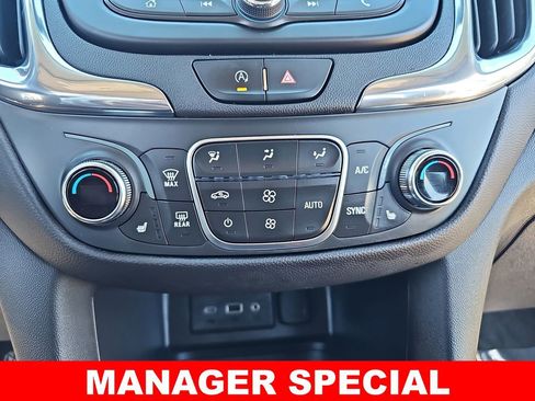 Used 2022 Chevrolet Equinox LT image 21