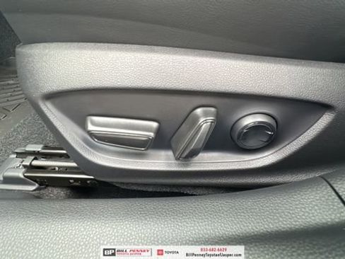 New 2026 Toyota Prius XLE FWD image 15
