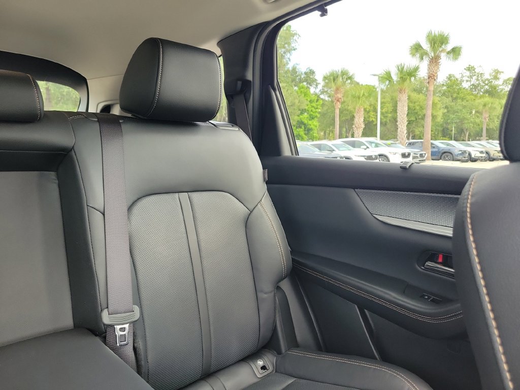 Used 2024 MAZDA CX-90 Plug-In Hybrid w/ Preferred AWD/4WD image 15