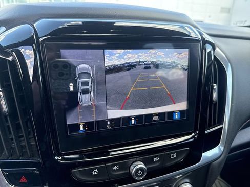Used 2023 Chevrolet Traverse RS AWD/4WD image 15