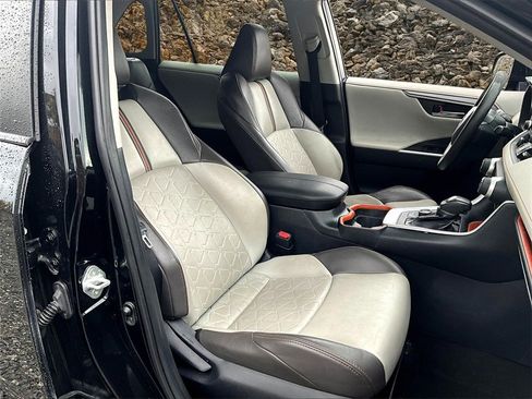 Used 2019 Toyota RAV4 Adventure image 7