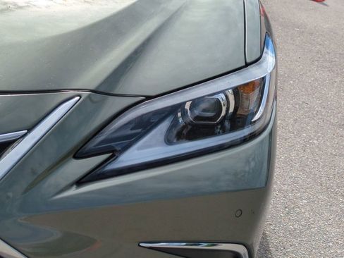 Used 2023 Lexus ES 350 w/ Premium Package image 10