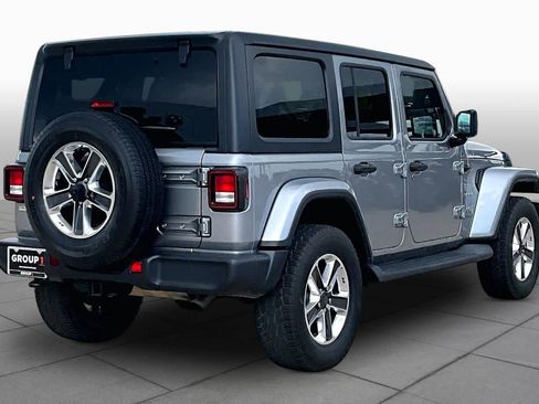 Used 2020 Jeep Wrangler Unlimited Sahara AWD/4WD image 12