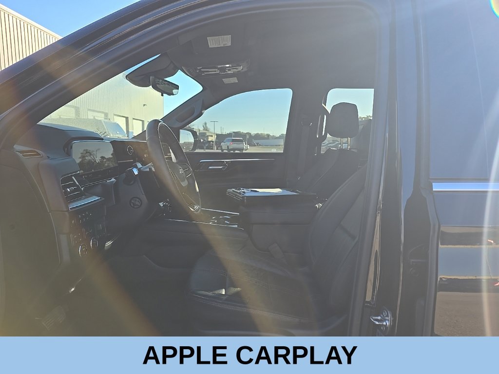 Used 2026 Chevrolet Suburban High Country AWD/4WD image 13