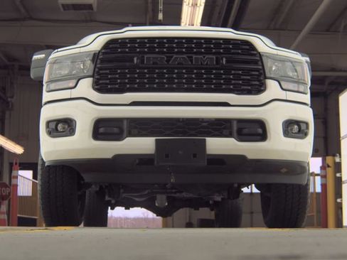 Used 2024 RAM 2500 Big Horn w/ Night Edition AWD/4WD image 5