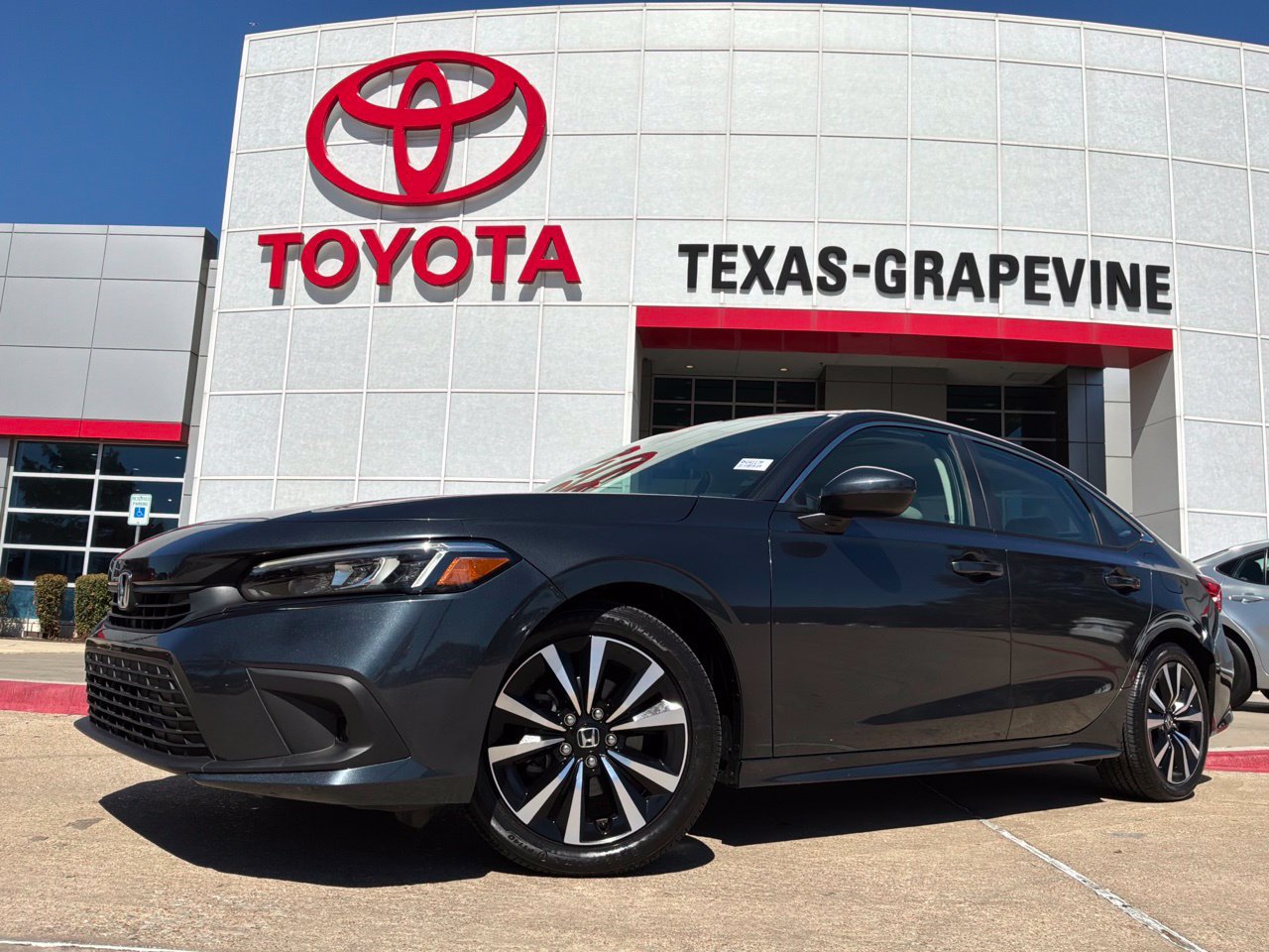 Used 2024 Honda Civic EX image 2